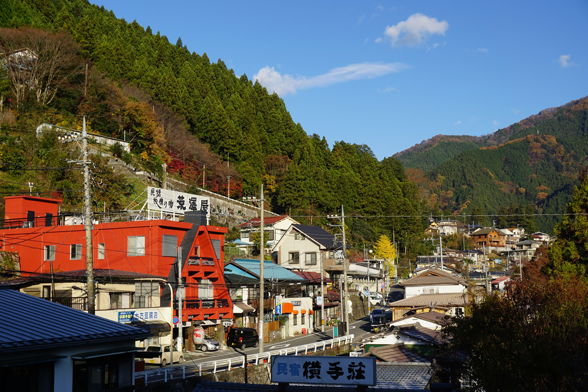 狹窄的日原街道山路